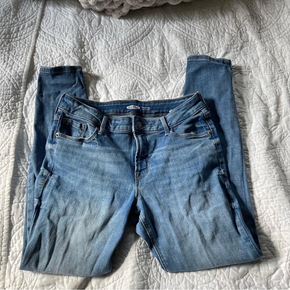 GUC midrise rockstar skinny jeans no distressing. Size 6P